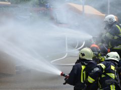 Dinas Damkar Pesisir Barat Selamatkan Korban di Gudang